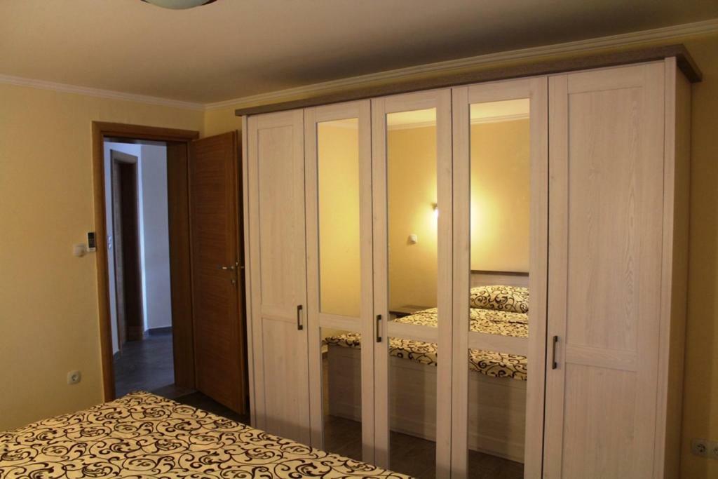 Apartment Sax Jezera Bagian luar foto