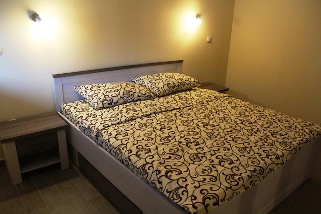 Apartment Sax Jezera Bagian luar foto