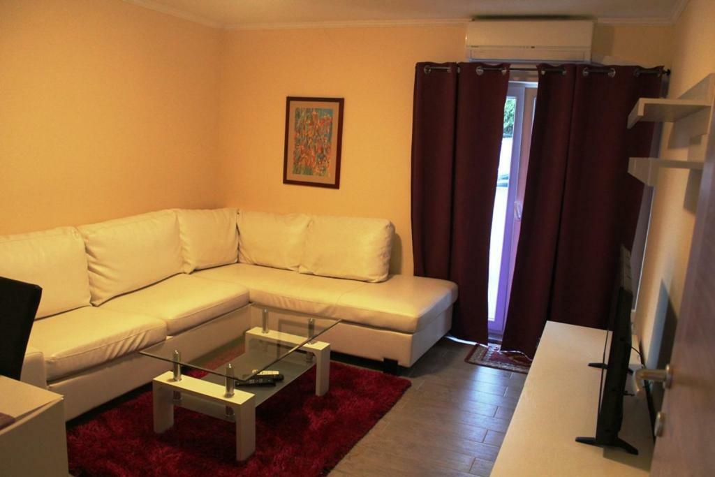 Apartment Sax Jezera Bagian luar foto