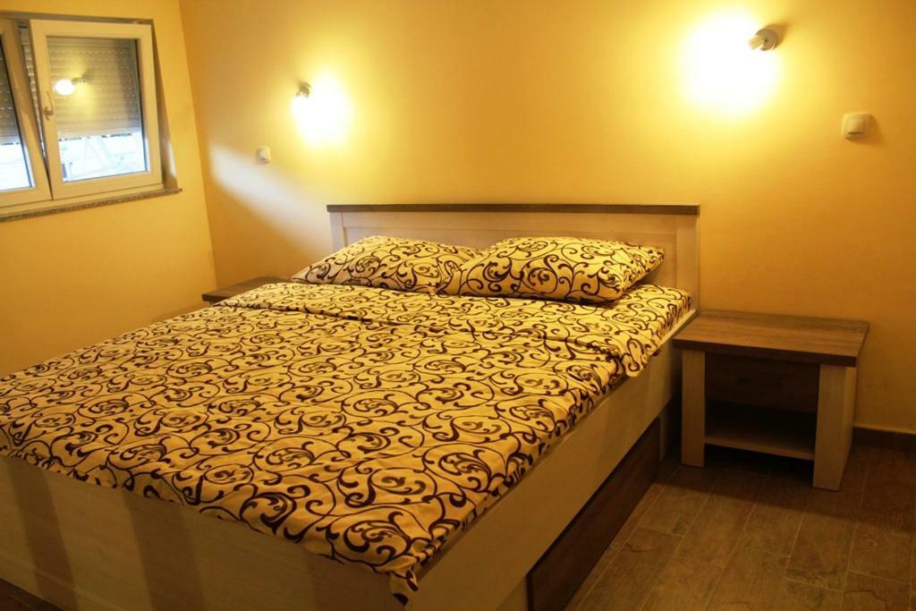 Apartment Sax Jezera Bagian luar foto