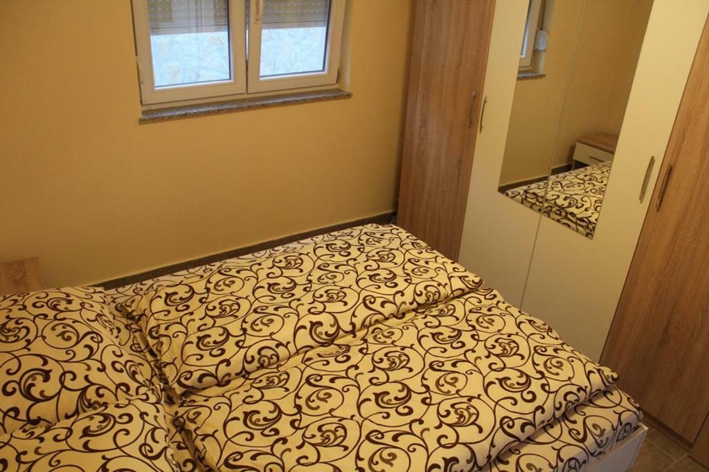 Apartment Sax Jezera Bagian luar foto