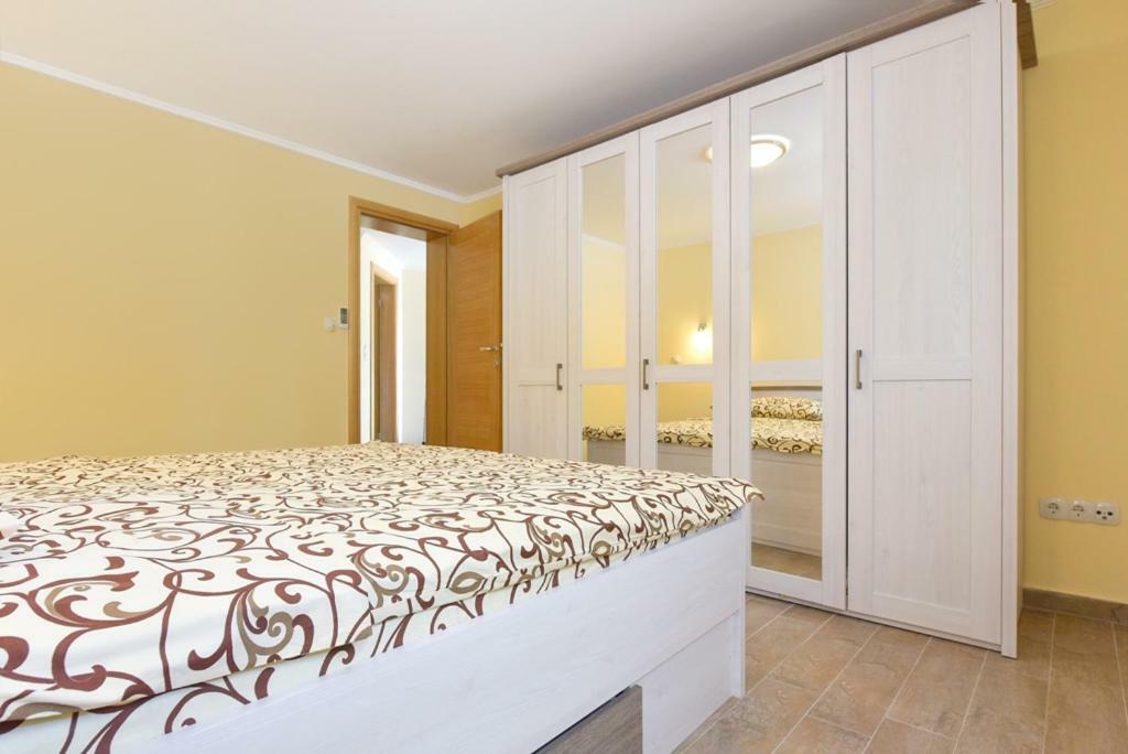 Apartment Sax Jezera Bagian luar foto